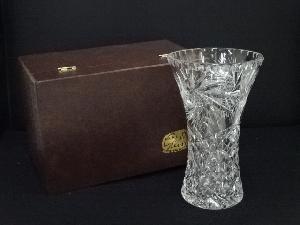 BOHEMIA　ボヘミアガラス　カット花瓶（箱付）